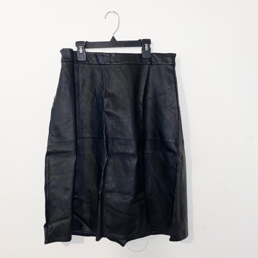 Forever 21 Zipper Back Faux Leather Skirt